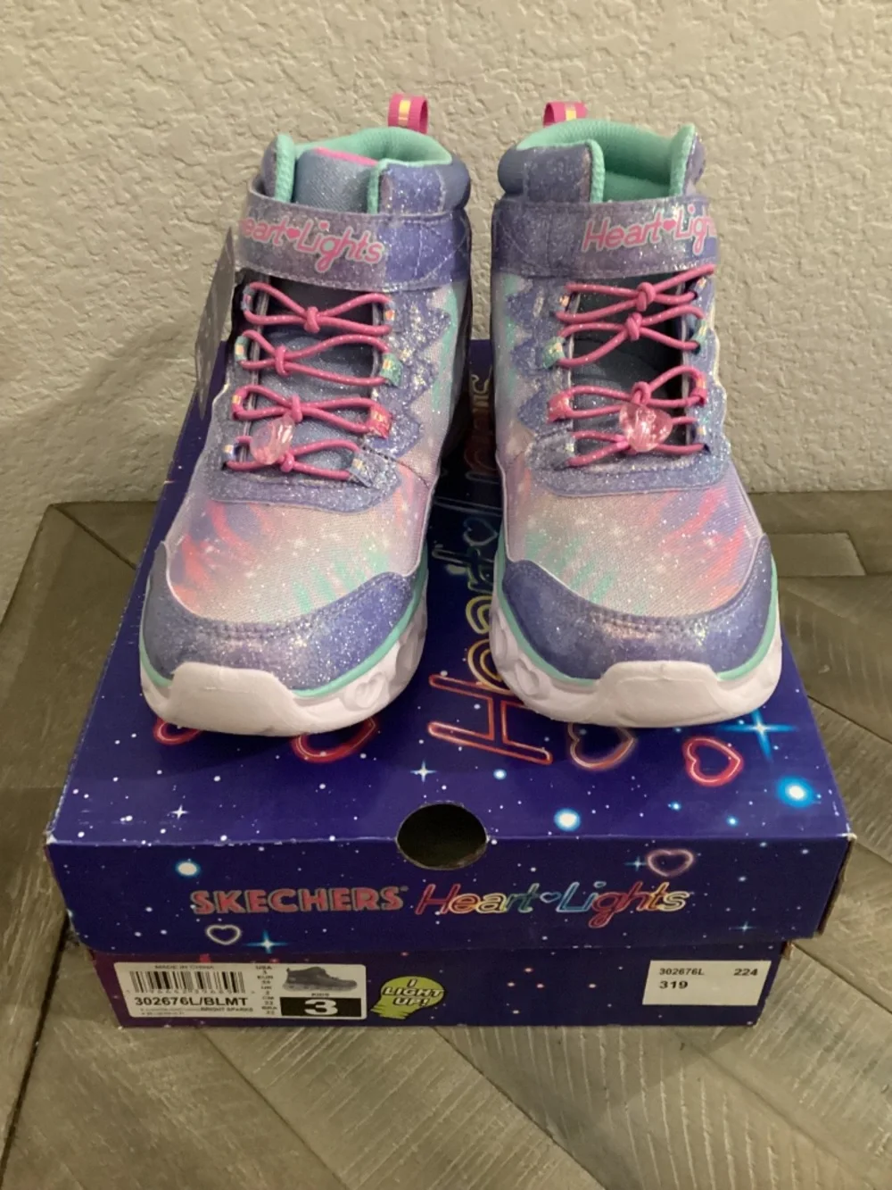 SKECHERS Little Girls Heart Lights Light-Up Adjustable Strap Sneaker